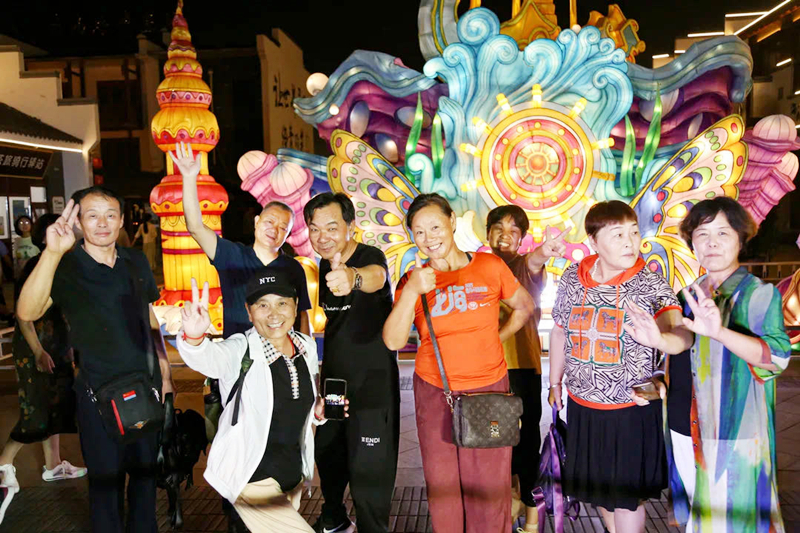 啤酒城、北茶商街“雙節(jié)”活動(dòng)活躍節(jié)日經(jīng)濟(jì)(圖7)
