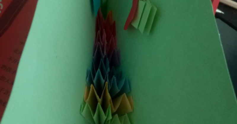 小小賀卡，架起愛(ài)與心的橋梁